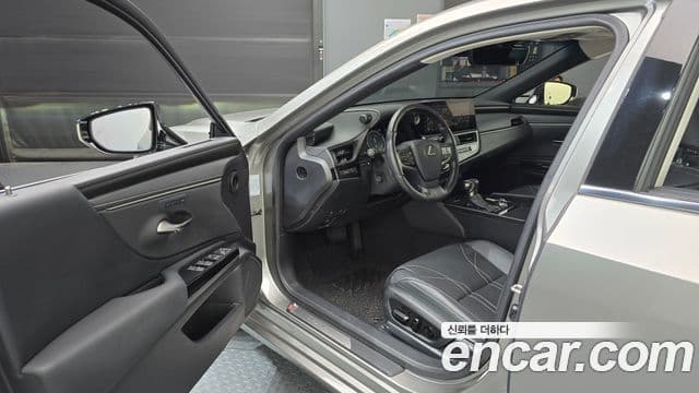 Lexus ES300h 7세대 Luxury Plus, 2023 10