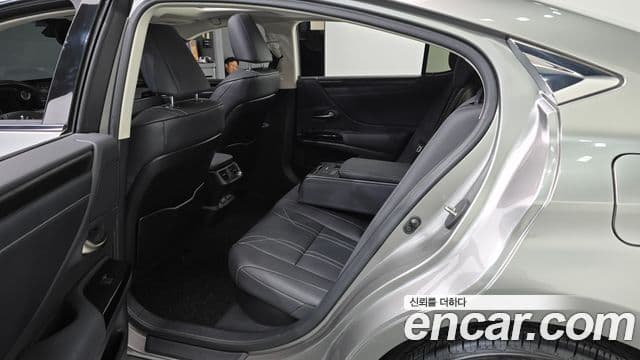 Lexus ES300h 7세대 Luxury Plus, 2023 11
