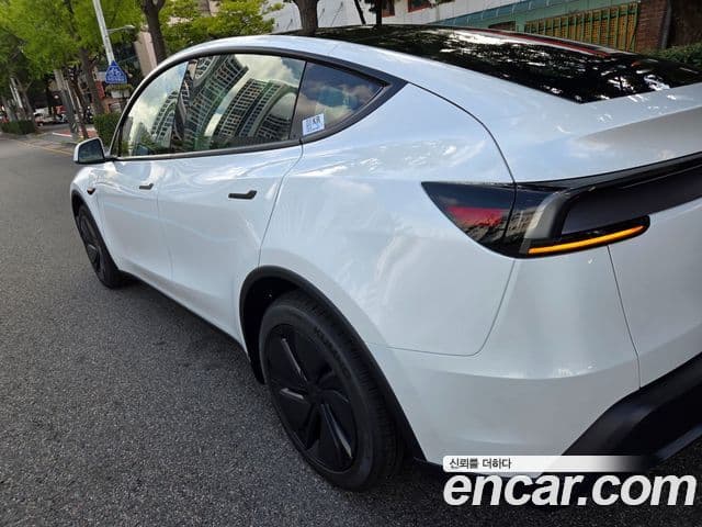 Tesla модель Y, 2025 6