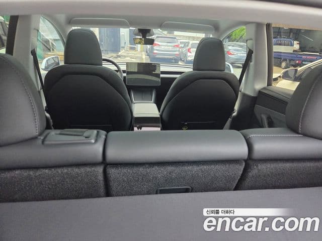 Tesla модель Y, 2025 10