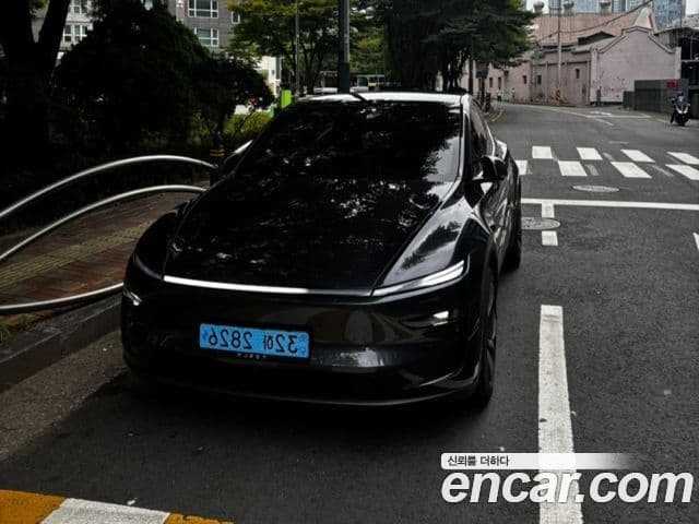 Tesla модель Y, 2025 1