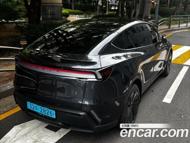 Tesla модель Y, 2025 7