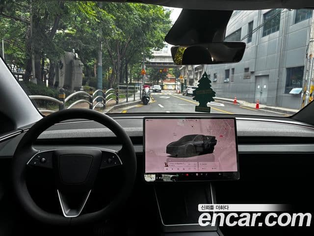 Tesla модель Y, 2025 10