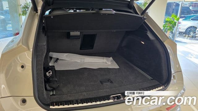 Bentley Bentayga 4.0 V8 EWB Mulliner, 2025 все фото