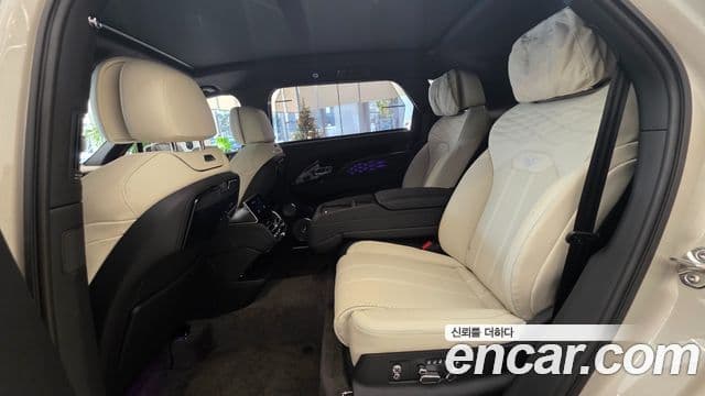 Bentley Bentayga 4.0 V8 EWB Mulliner, 2025 6