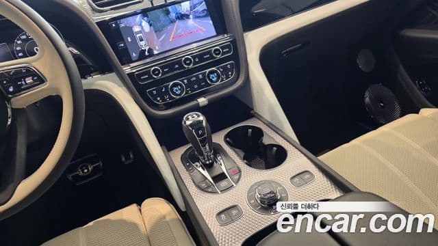 Bentley Bentayga 4.0 V8 EWB Mulliner, 2025 11