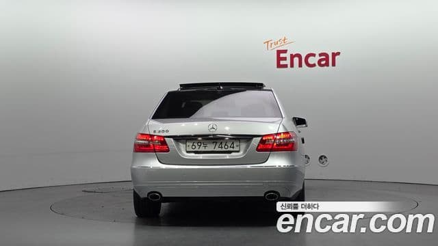 Mercedes-Benz E-класс W212 E300 Elegance, 2013 4