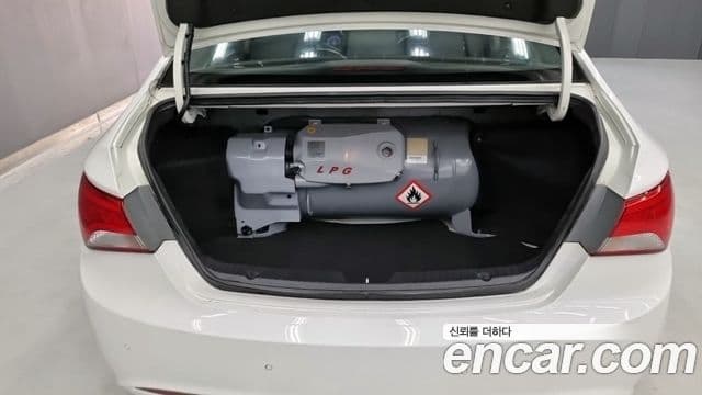 Hyundai Sonata The / новый 브릴리언트 LPI Modern(для людей с инвалидностью), 2013 8