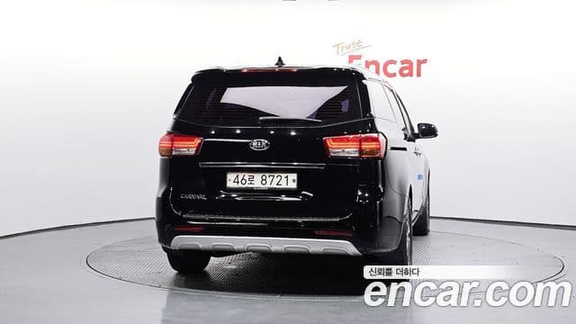 Kia All New Carnival Luxury, 2017 4