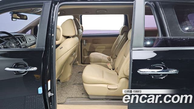 Kia All New Carnival Luxury, 2017 11