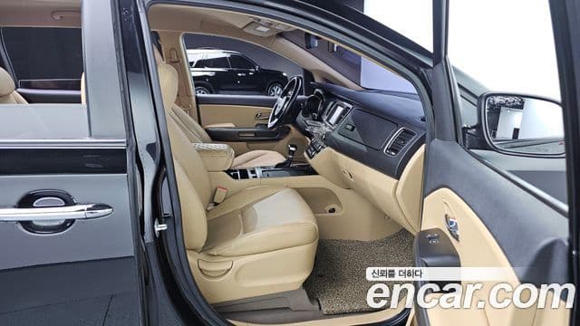 Kia All New Carnival Luxury, 2017 12