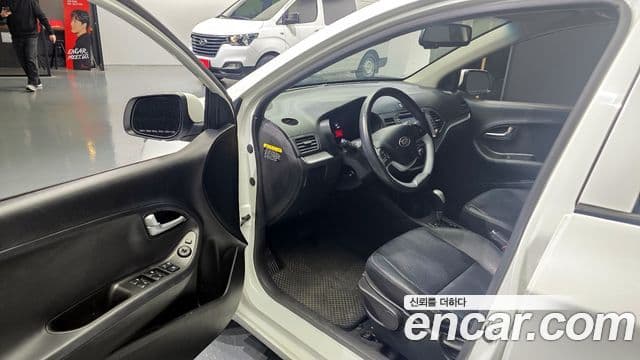 Kia All New Morning Deluxe Trendy, 2015 10