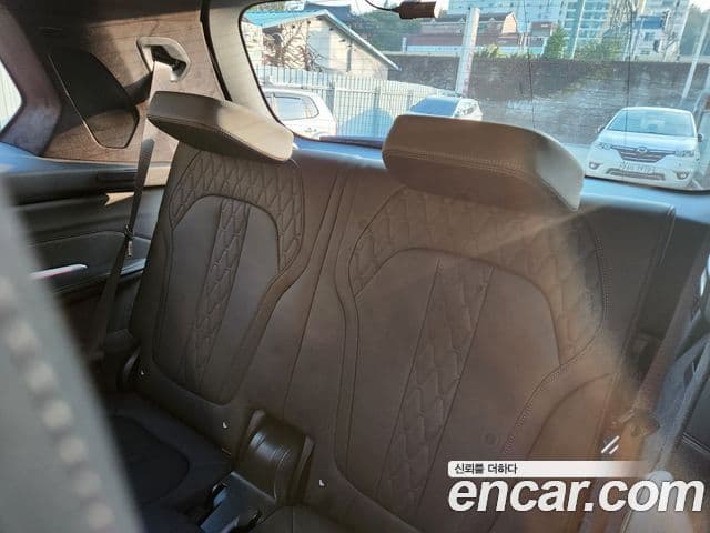 BMW X7 (G07) xDrive 40d Design Pure Excellence 6인승, 2025 7