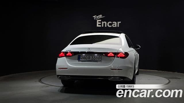 Mercedes-Benz E-класс W214 Avantgarde, 2024 4