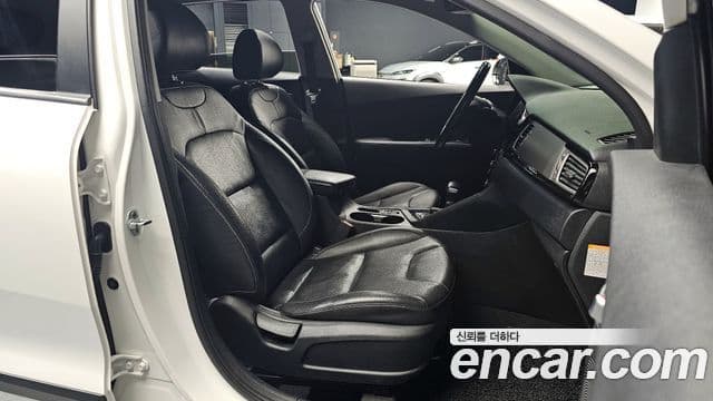 Kia Niro Prestige, 2017 10