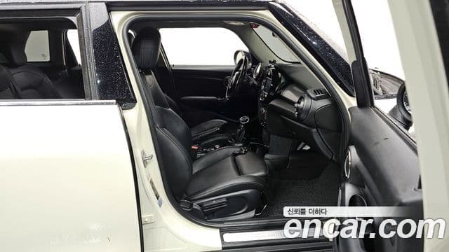 Mini Cooper 3세대, 2019 11