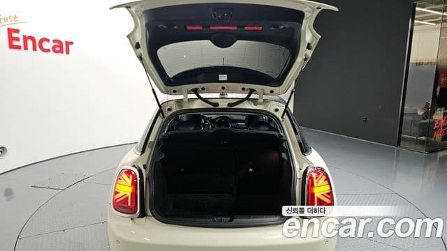 Mini Cooper 3세대, 2019 20