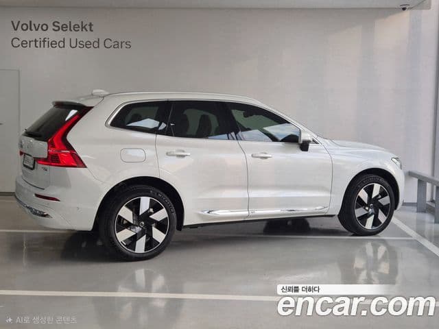 Volvo XC60 2세대 T8 Ultra Bright, 2025 4