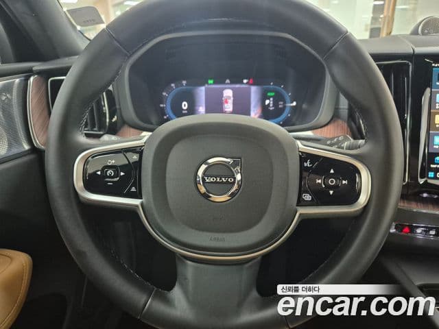 Volvo XC60 2세대 T8 Ultra Bright, 2025 9