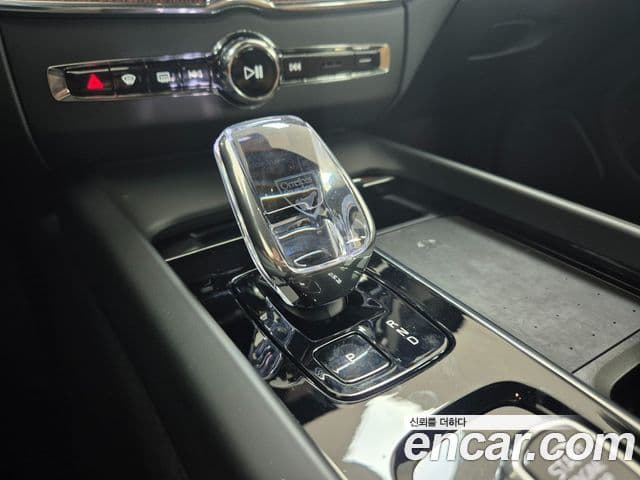 Volvo XC60 2세대 T8 Ultra Bright, 2025 10