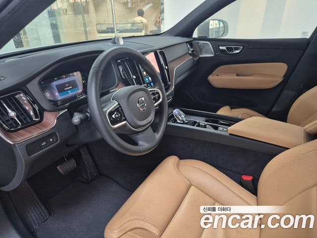 Volvo XC60 2세대 T8 Ultra Bright, 2025 11