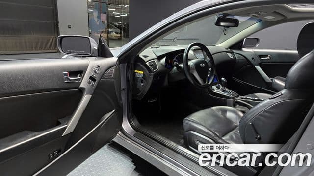 Hyundai Genesis купе 200 турбо R, 2009 11
