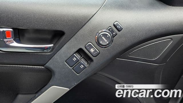 Hyundai Genesis купе 200 турбо R, 2009 16