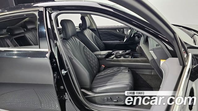 Kia K8 гибрид Signature, 2023 12