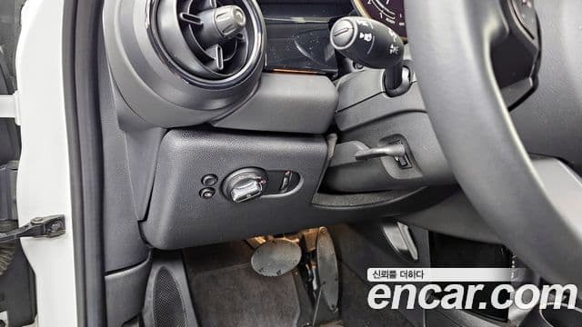 Mini Cooper 3세대, 2024 16