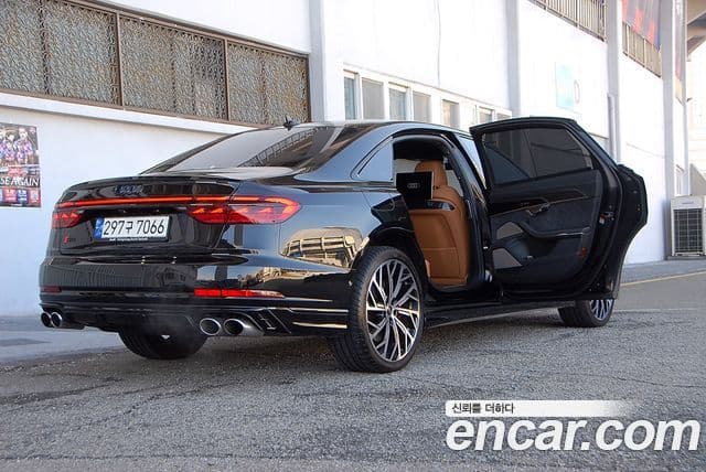 Audi S8 (D5) 4.0 TFSI Quattro LWB, 2023 6