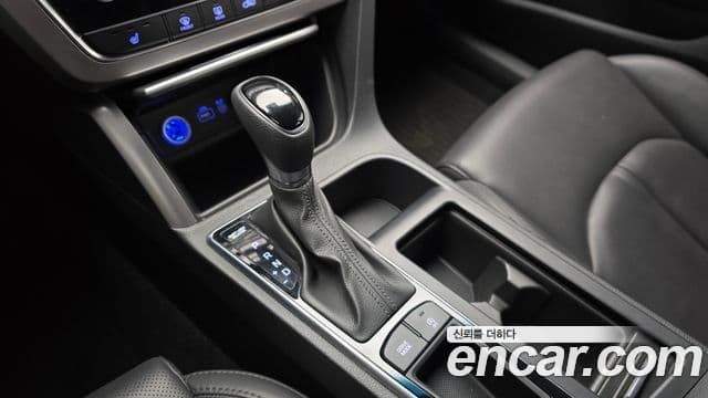 Hyundai LF Sonata Style, 2016 9