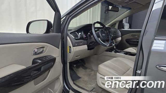 Kia All New Carnival VIP, 2017 11