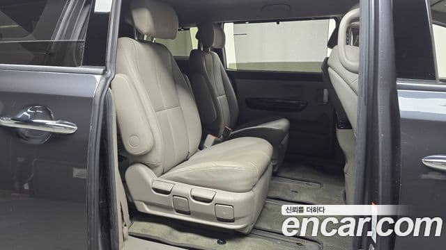 Kia All New Carnival VIP, 2017 12