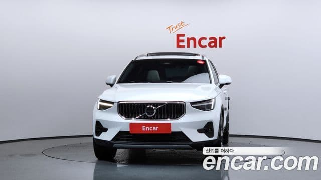 Volvo XC40 B4 Ultimate Bright, 2023 3