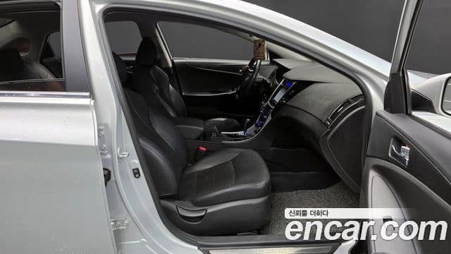 Hyundai YF Sonata LPI top, 2011 11