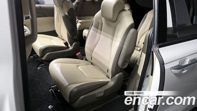 Kia Carnival 4세대 Signature, 2021 11