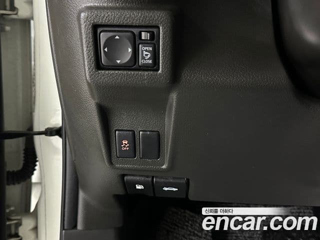 Nissan 큐브 Z12, 2011 10