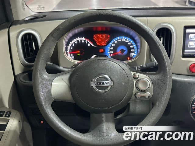 Nissan 큐브 Z12, 2011 11