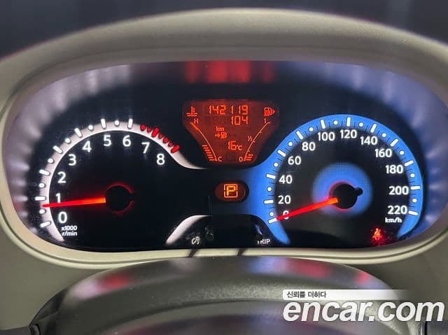 Nissan 큐브 Z12, 2011 12