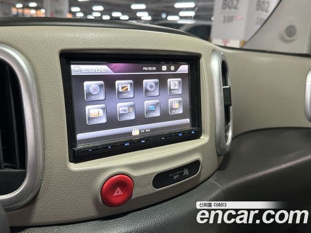 Nissan 큐브 Z12, 2011 13