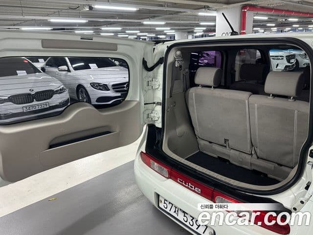 Nissan 큐브 Z12, 2011 18