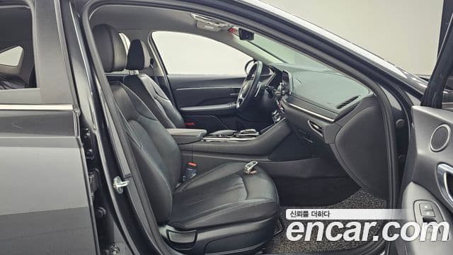 Hyundai Sonata (DN8) Premium Family, 2020 10
