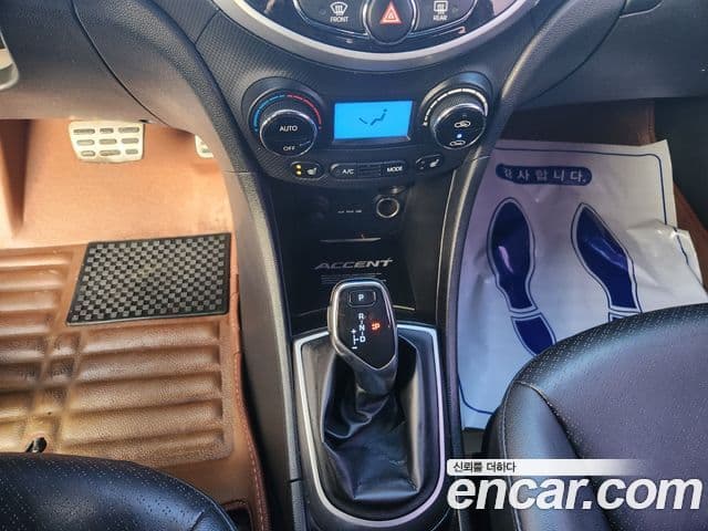 Hyundai Accent(новый кузов / новое поколение) 1.6 GDI top, 2011 12