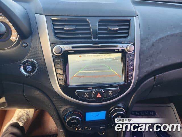 Hyundai Accent(новый кузов / новое поколение) 1.6 GDI top, 2011 14