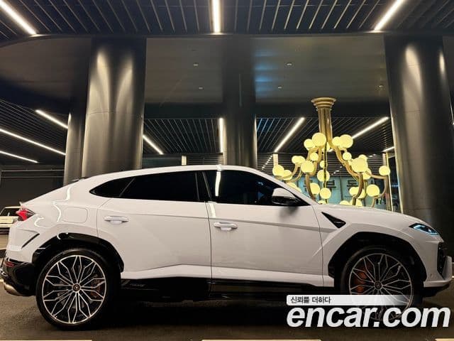 Lamborghini Urus 4.0 V8 SE, 2025 2