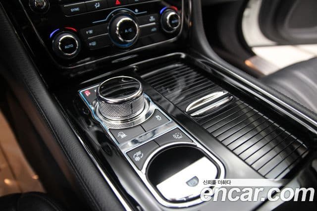 Jaguar All New XJ X351, 2016 10