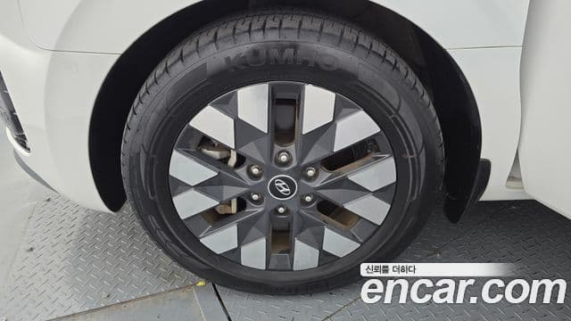 Hyundai Staria Inspiration, 2022 все фото