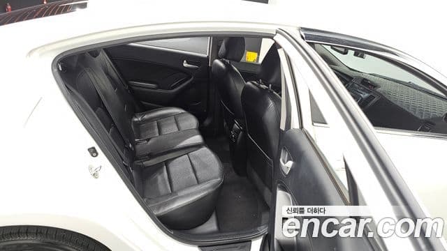 Kia K3 Trendy, 2014 13