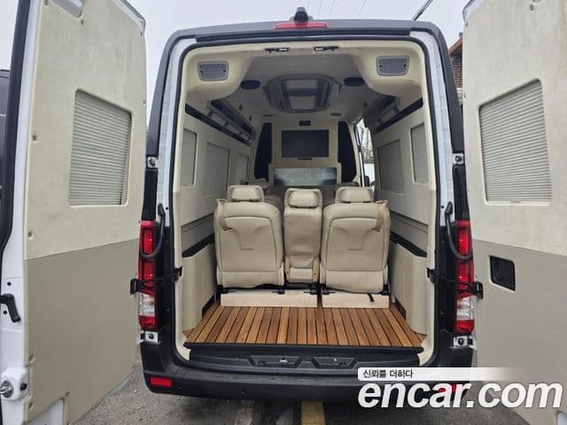 Hyundai 쏠라티 лимузин, 2022 7