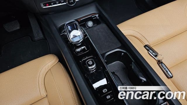 Volvo XC60 2세대 B5 Ultimate Bright, 2024 9